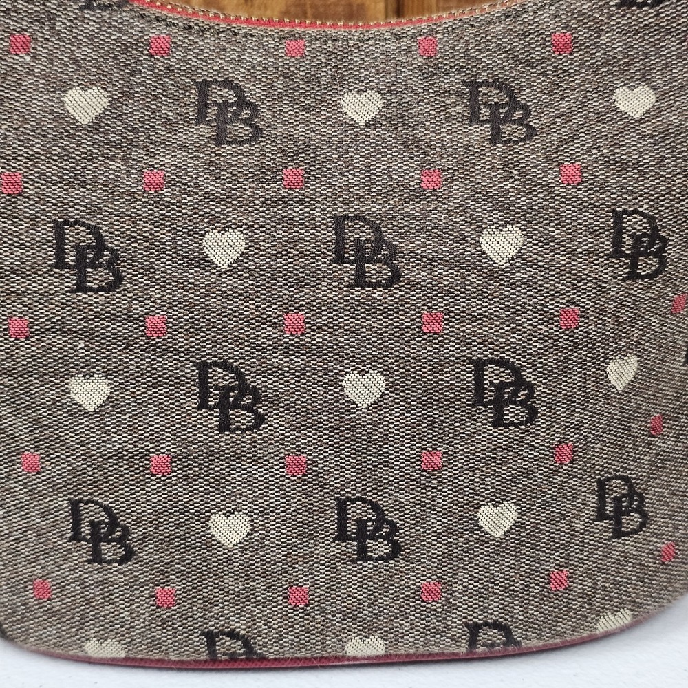 Dooney & Bourke Hobo Bucket Bag Canvas Hearts Signature Gray & Red Y2K DH29 - Picture 2 of 11